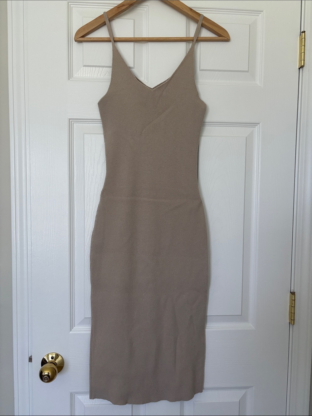 Sleeveless V-Neck Knit Fitted Dress in Taupe